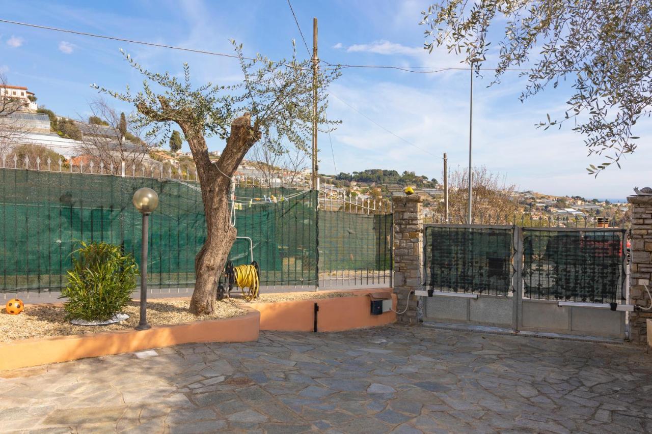 Leto'S Apartment In Sanremo - Parking & Garden Eksteriør bilde